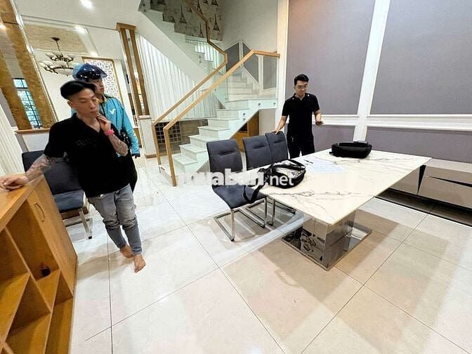 Mặt bằng Kinh Doanh Lớn 6x20m Điện Biên Phủ Q10–Có Ở Lại, Giá Chỉ 13TR