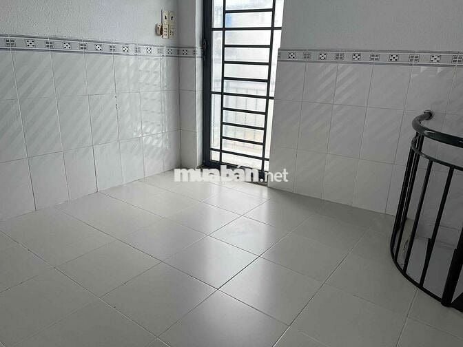 Nhà 2 tầng, hẻm nhưa 6m, buôn bán kinh doanh được