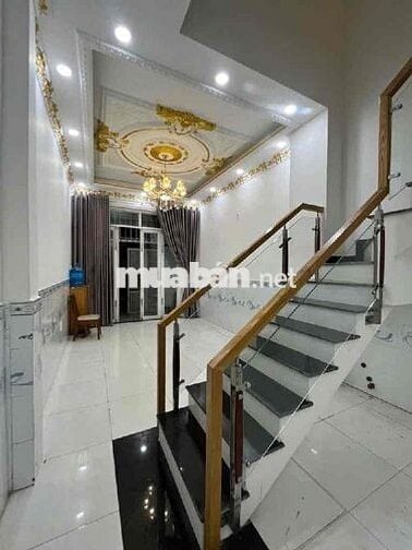 Nhà 3 Lầu đẹp thiết kế sang trọng, Hẻm xe hơi 6m ngay cầu Long Kiển đg