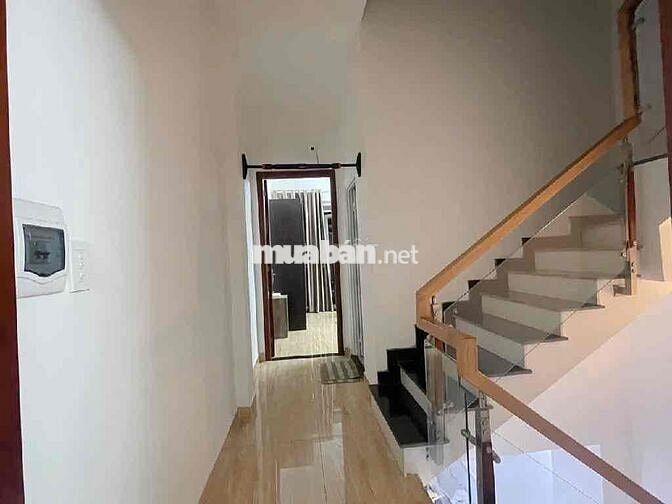 Nhà 3 Lầu đẹp thiết kế sang trọng, Hẻm xe hơi 6m ngay cầu Long Kiển đg