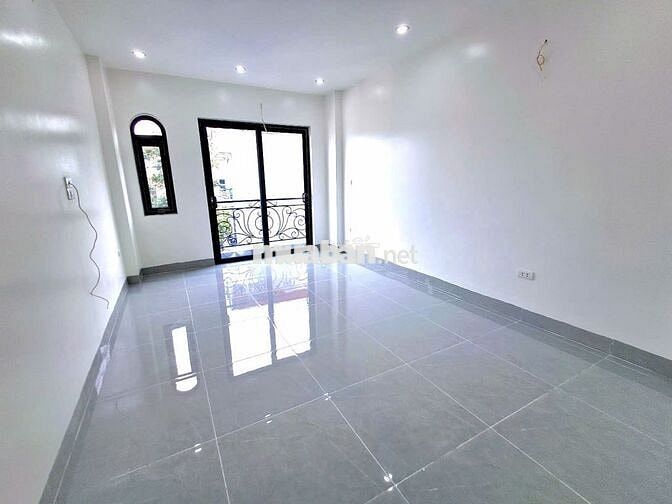 8,98 TỶ-36M2- LÔ GÓC-5 TẦNG MỚI THANG MÁY-Ô TÔ-KINH DOANH-VĨNH HƯNG-HM