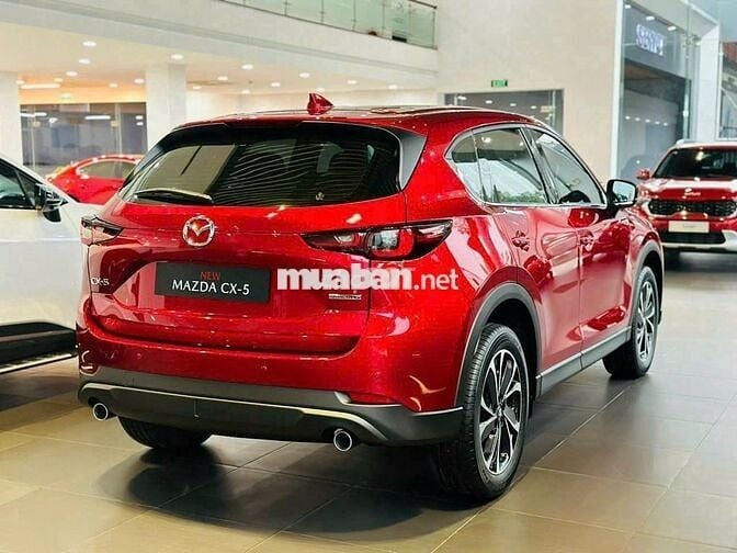 Ô tô Mazda CX5 màu đỏ, xuất xứ Nhật Bản
