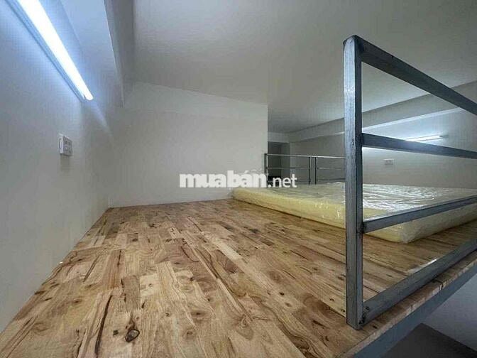 Phòng ban công Ngay Công Viên Làng Hoa, Tân Sơn