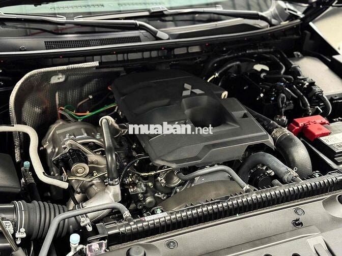 Mitsubishi Triton GLX 2WD AT (lăn bánh < niêm yết)