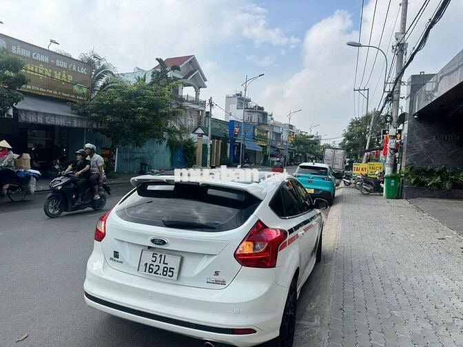 FORD FOCUS 2.0 AT đời 2013