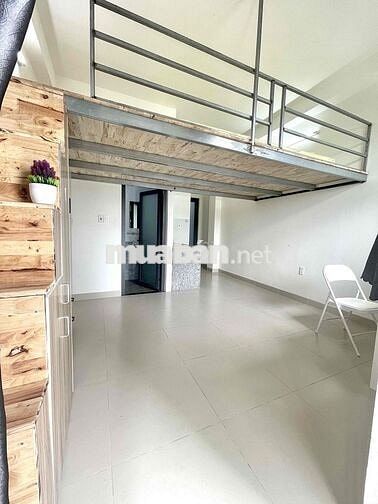 Phòng ban công Ngay Công Viên Làng Hoa, Tân Sơn