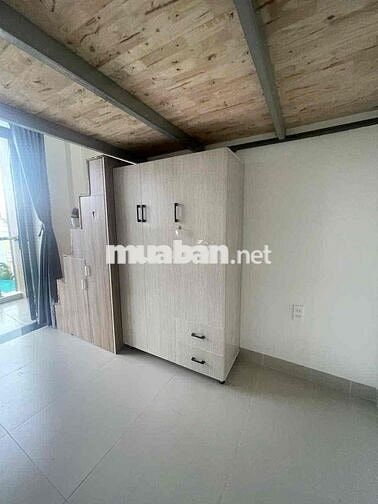 Phòng ban công Ngay Công Viên Làng Hoa, Tân Sơn