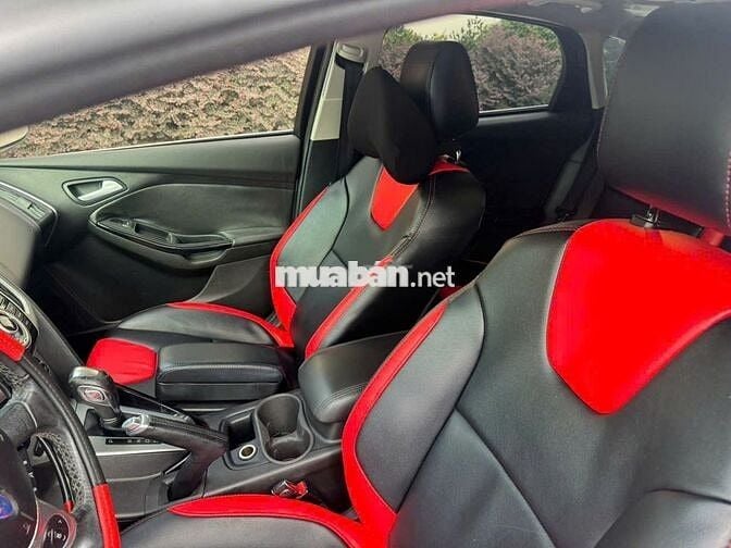 FORD FOCUS 2.0 AT đời 2013