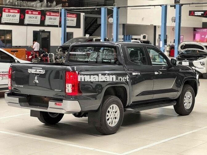 Mitsubishi Triton GLX 2WD AT (lăn bánh < niêm yết)