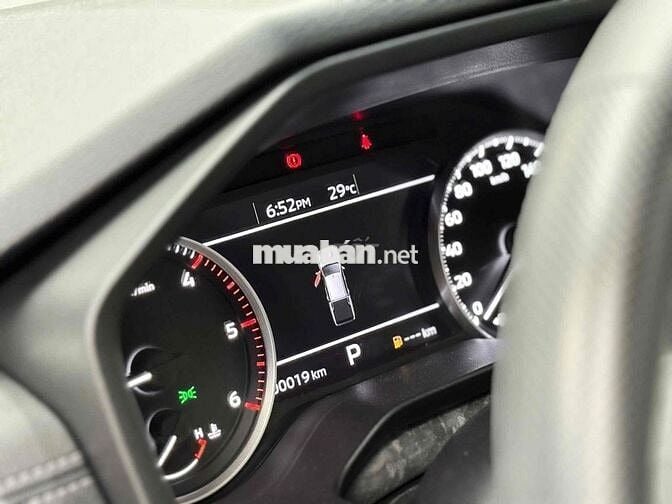 Mitsubishi Triton GLX 2WD AT (lăn bánh < niêm yết)