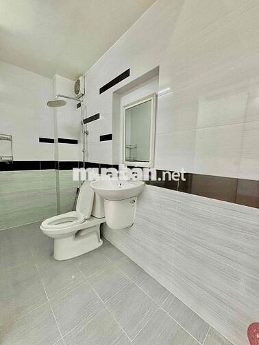 NHÀ NGUYÊN CĂN NGAY CÔNG VIÊN LÊ THỊ RIÊNG - 4PN3WC - GIÁP QUẬN 10