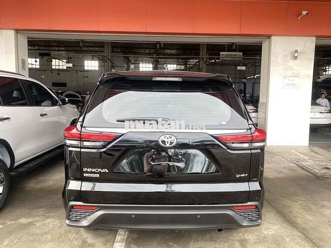 INNOVA CROSS HYBRID 2025 GIÁ TỐT CUỐI NĂM