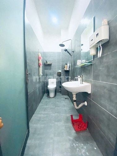 SIÊU PHẨM DUY NHẤT! NHÀ SẴN HỢP ĐỒNG THUÊ DT42,5m2 NẰM NGAY TT QUẬN 3.