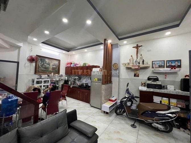 SIÊU PHẨM DUY NHẤT! NHÀ SẴN HỢP ĐỒNG THUÊ DT42,5m2 NẰM NGAY TT QUẬN 3.