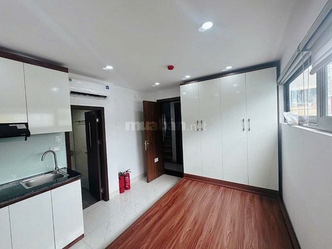 Bán nhà Võ Chí Công, 7 tầng thang máy, ngõ thông, ô tô đỗ cửa