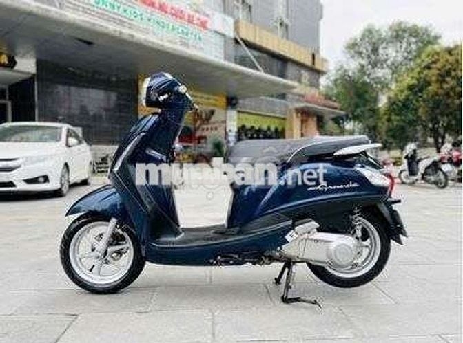 Grande màu xanh đậm, biển số 60 giao cà vẹt