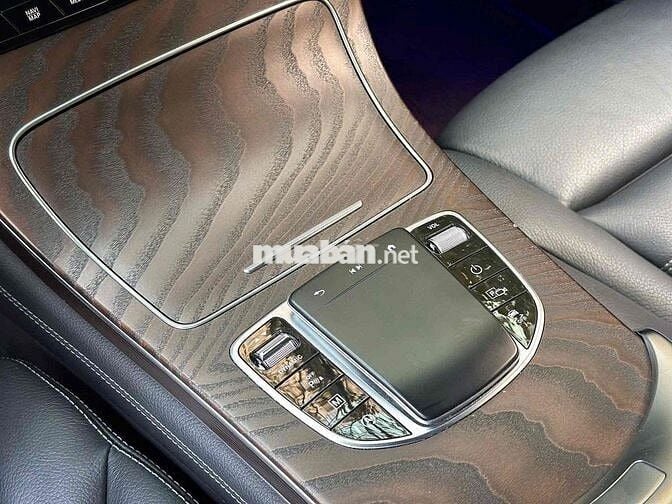 Mercedes Benz GLC 2021 200 4MATIC - 70000 km