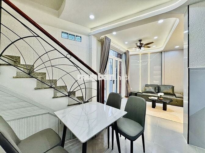 NHÀ BỀ NGANG LỚN MỚI ĐẸP 25.1M2, ĐƯỜNG NGUYỄN ĐÌNH CHÍNH, Q.PHÚ NHUẬN