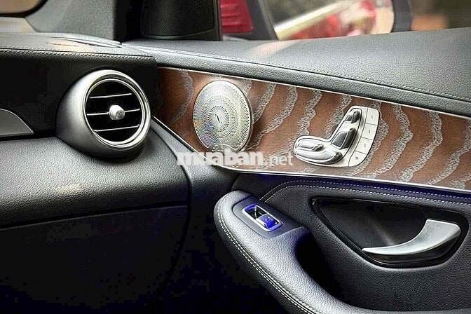 Mercedes Benz GLC 2021 200 4MATIC - 70000 km