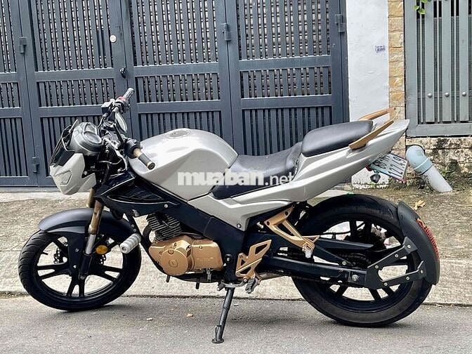 rebell notus cafe racer tracker