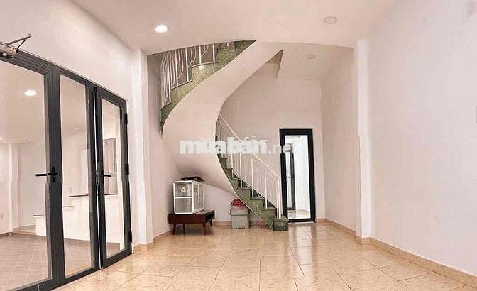 cho thuê nhà đôi hẻm xe hơi đường Bà Hom P13 Q6