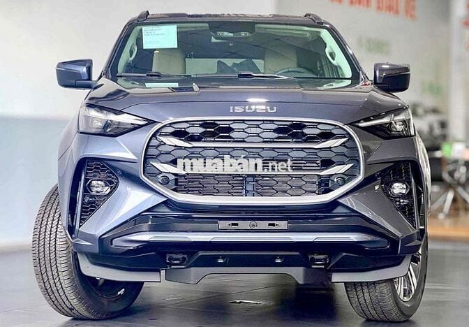 xe isuzu Mux phiên bản cao cấp số tự động 2 cầu