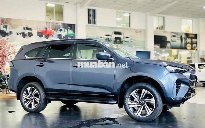 xe isuzu Mux phiên bản cao cấp số tự động 2 cầu