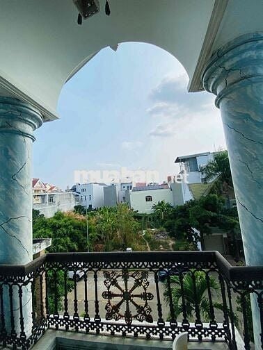 cho thuê tầng trệt ở biệt thự khu hành chính Dĩ an