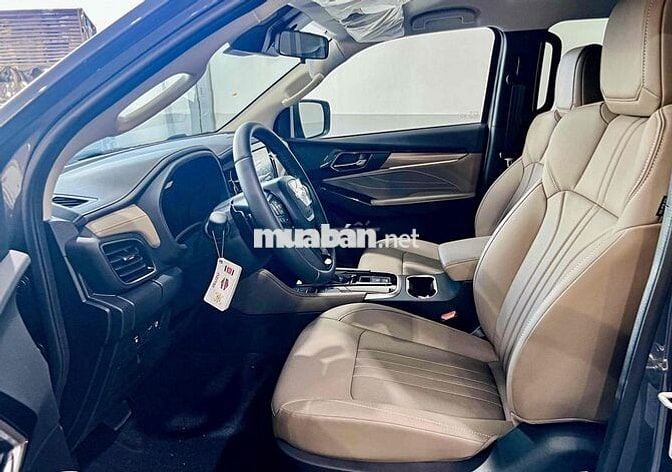 xe isuzu Mux phiên bản cao cấp số tự động 2 cầu