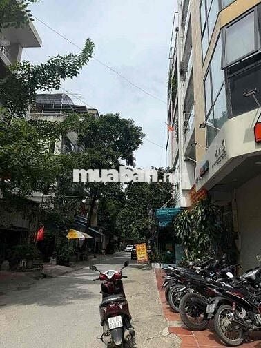 Nhà 6t 40m thang máy, phân lô vỉa hè, đường ô tô thông giá 14,2 tỷ.