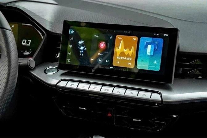 MG5 LUX nổi bật với bộ sưu tập màu sắc cực kỳ độc đáo. Nhưng màu VÀNG 