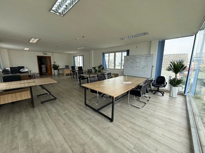 VĂN PHÒNG CHO THUÊ  dt  60 - 70 - 100m2  phường  13 - TÂN BÌNH.