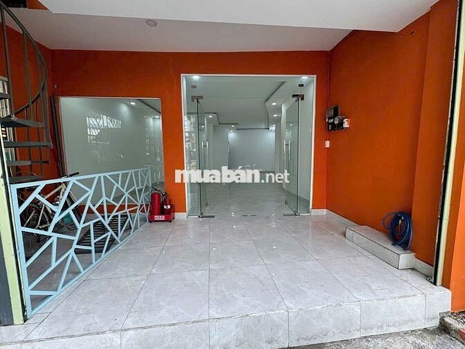 Cho Thuê Mặt Bằng Ngang 5,5m Ngay Nguyễn Gia Trí Quận Bình Thạnh