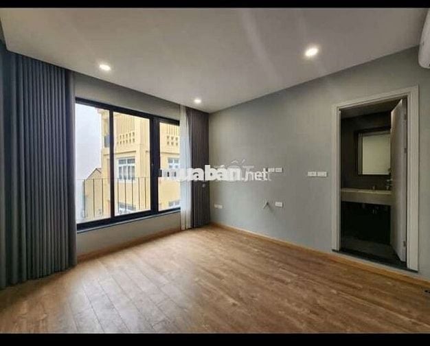 Tôi cần bán nhà Võng Thị, 6tầng thang máy full nội thất.