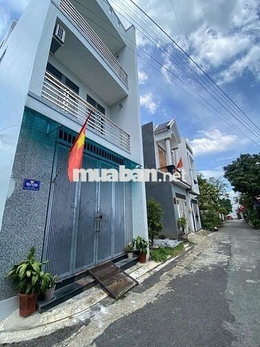 Nhà lầu thổ cư 2 mặt tiền đường xe hơi gần Nguyễn Ái Quốc - Tân Hiệp