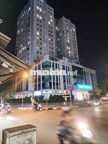 NHÀ MẶT TIỀN VỊ TRÍ TỐT NGAY NGÃ TƯ NGUYỄN THỊ NHỎ GIAO LỮ GIA