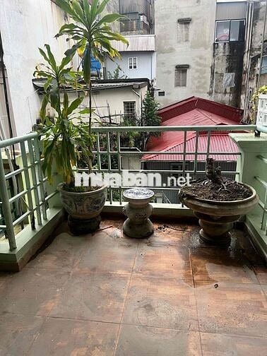 Căn hộ 70 m2 2n2vs Giảng Võ ô tô đỗ