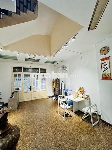 TRUNG TÂM TÂY HỒ - RỘNG 50M2 – NHÀ ĐẸP – NGÕ THÔNG – 3 GÁC CHẠY VÒNG