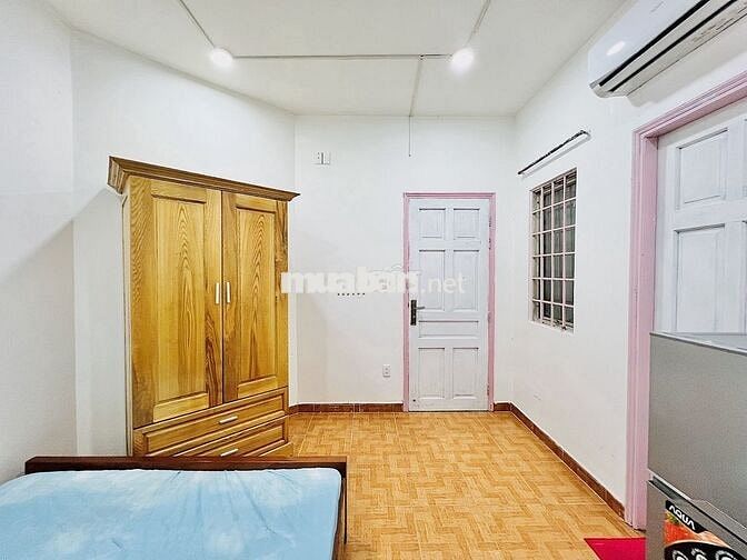 PHÒNG FULL NỘI THẤT NGAY ETOWN CỘNG HÒA CÓ THANG MÁY GẦN BIGC