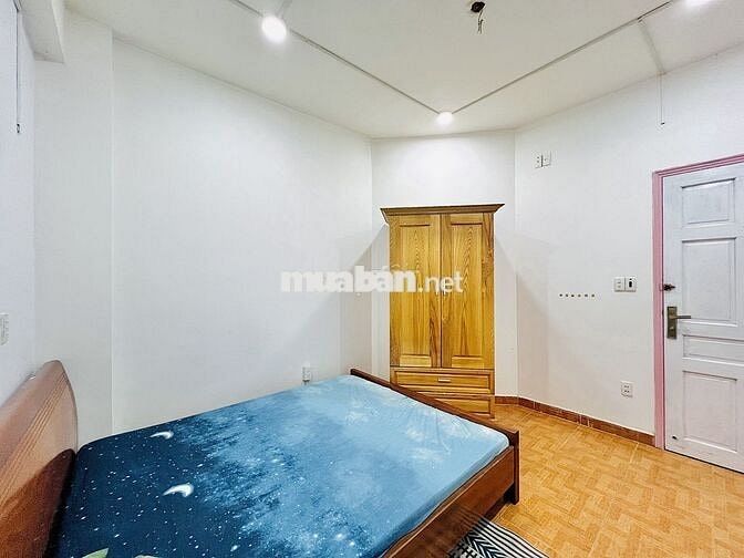 PHÒNG FULL NỘI THẤT NGAY ETOWN CỘNG HÒA CÓ THANG MÁY GẦN BIGC