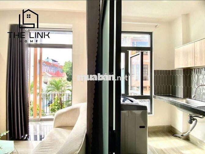 Thuê Căn Hộ 1PN Thang Máy Ban Công Nguyễn Gia Trí Gần Ngã Tư Hàng Xanh