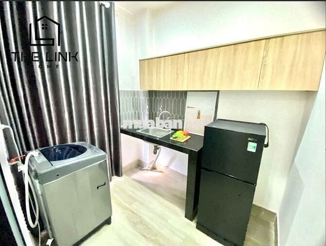 Thuê Căn Hộ 1PN Thang Máy Ban Công Nguyễn Gia Trí Gần Ngã Tư Hàng Xanh