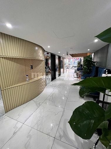 Chính chủ chốt thuê toà nhà 22 đường 3/2, Giá 400tr/tháng