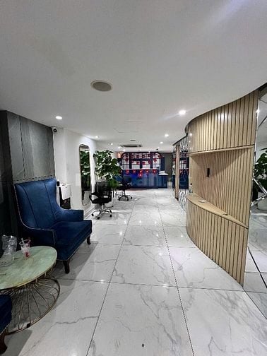 Chính chủ chốt thuê toà nhà 22 đường 3/2, Giá 400tr/tháng