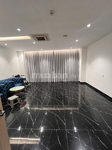 Chính chủ chốt thuê toà nhà 22 đường 3/2, Giá 400tr/tháng