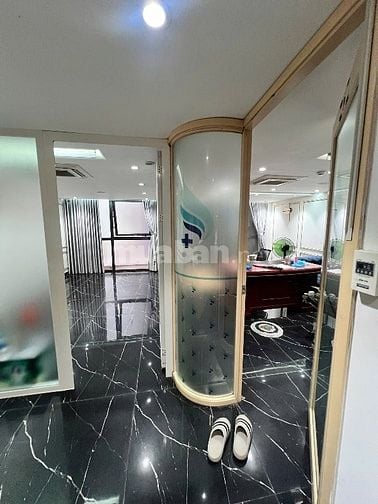 Chính chủ chốt thuê toà nhà 22 đường 3/2, Giá 400tr/tháng