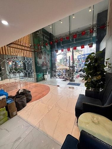 Chính chủ chốt thuê toà nhà 22 đường 3/2, Giá 400tr/tháng