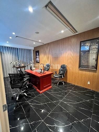 Chính chủ chốt thuê toà nhà 22 đường 3/2, Giá 400tr/tháng