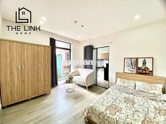 Thuê Căn Hộ 1PN Thang Máy Ban Công Nguyễn Gia Trí Gần Ngã Tư Hàng Xanh