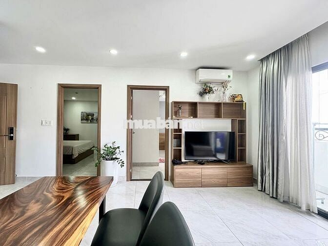 Thuê Căn Hộ 2PN 1PK Cao Cấp Thang Máy Nguyễn Xí Gần Bến Xe Miền Đông